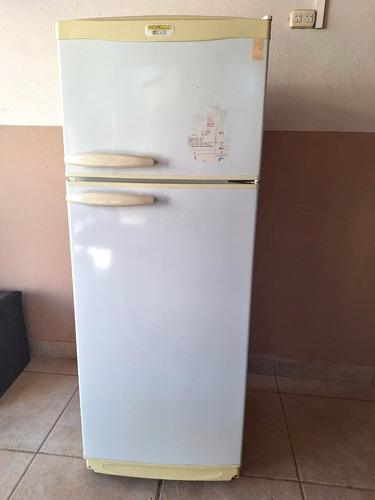 Heladera Sigma Con Freezer Fv-226 237 L.