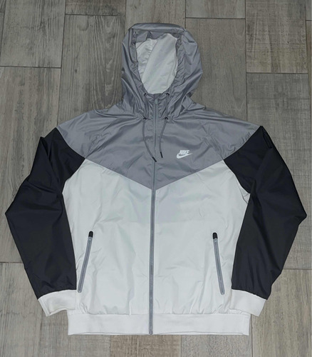 Campera Nike Rompevientos