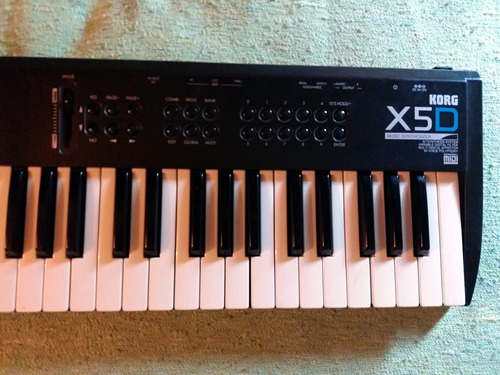 Teclado Korg X5d En Perfecto Funcionamiento. Precio En U$s.