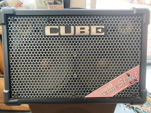 Amplificador Roland Cube Street Ex Para Guitarra De 50w 