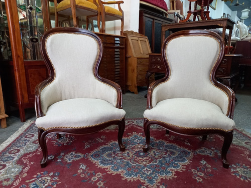 Manyantiques - Par De Antiguos Sillones Coloniales En Caoba