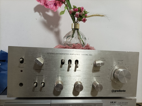 Amplificador Gradiente Model 120