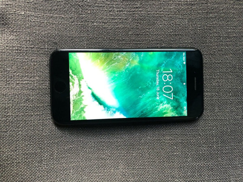 iPhone 7 32gb (negro Mate) + Audífonos