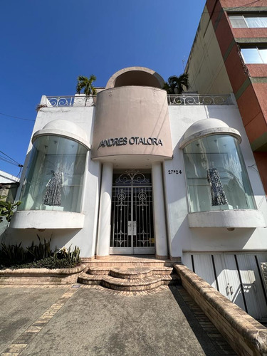 Local En Arriendo En Santa Monica. Cod A10859