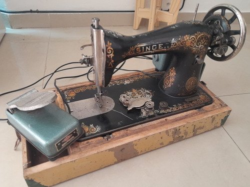 Maquina De Coser Marca Singer Antigua