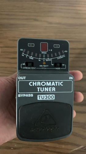 Pedal Afinador Guitar Baixo Behringer Tu300 Chromatic Tuner