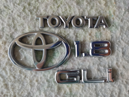 Kit Emblema Logo Insignia Toyota 1.8 Gli Corolla Camry Metal Foto 2