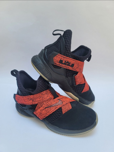 Tenis Nike Lebron Soldier 12