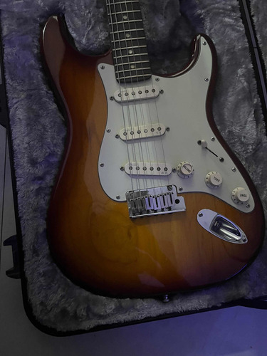 Guitarra Fender Deluxe American