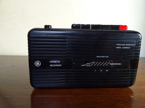 Mini Cassete Com Gravador Antigo Ge 
