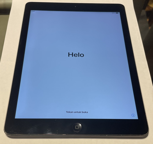 iPad Air - A1474 - 1ra Generación - 64 Gb - Negro/gris