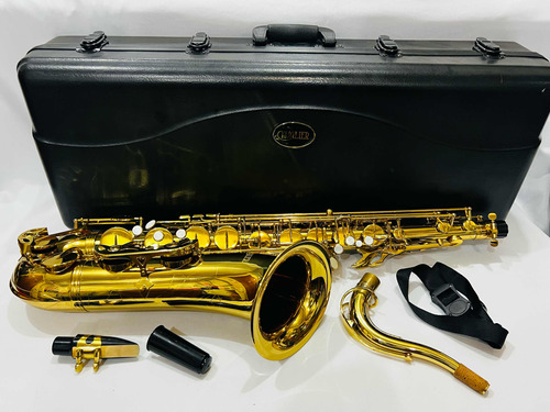 Saxofón Tenor Cavalier Dorado Con Estuche No  Yamaha