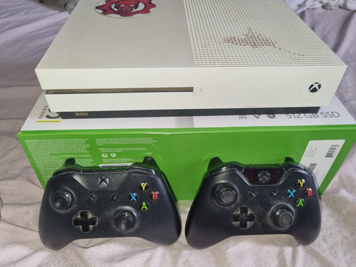 Xbox One S + 2 Controles 