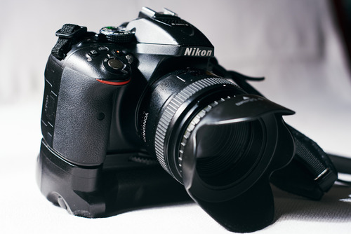 Camara Nikon D5300 Body - Battery Grip De Regalo