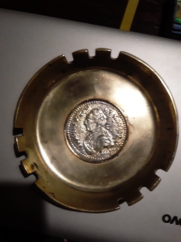 Antiguo Cenicero Bronce Frances Medalla De Bronce Luis Xvi