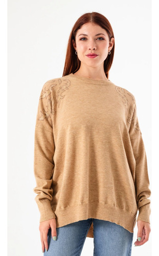 Sweater Arabia Con Tacha Y Tajo Irregular