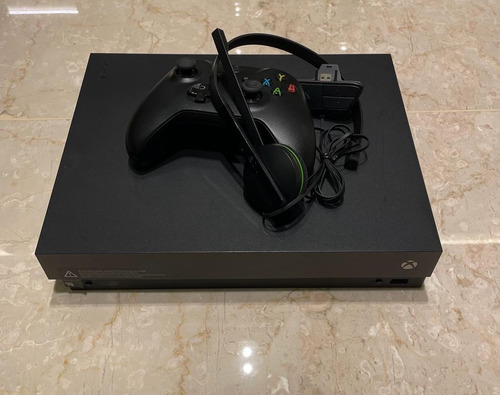 Microsoft Xbox One X 1tb Preto + Controle + Fone + 6 Jogos - Usado