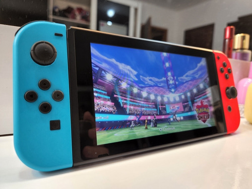 Nintendo Switch V2 32gb + Pokemon Shield + Expensões 