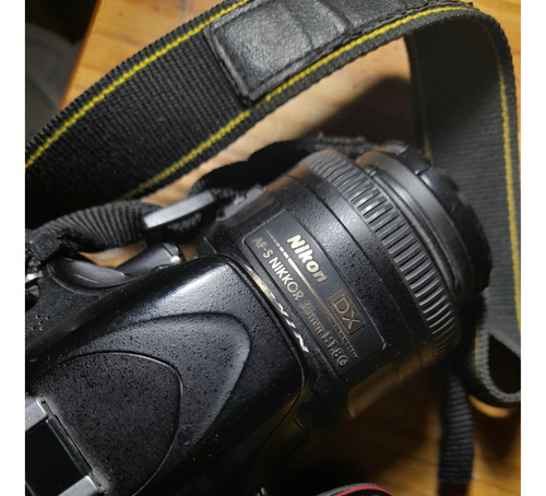  Nikon D5100 Dslr Con Lente 35mm F1.8 Manual