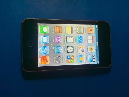 iPod Touch 2 Generación, 8 Gb Cargador Y Audífonos