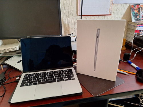 Macbook Air 13  2020