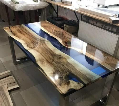 Mesa Parota Con Rio De Resina Epoxica Black Carbon