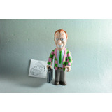 Figura Salesman Checkered Coat Series 5 Family Guy  Mezco