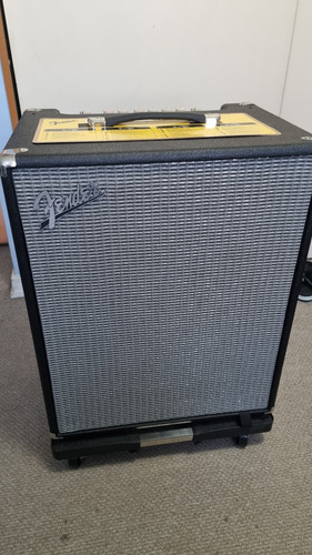 Amplificador De Bajo Fender Rumble 200w