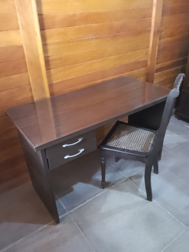 Escrivaninha, Duas Gavetas, Tampo De Vidro, E Uma Cadeira 