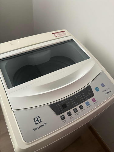 Lavadora Electrolux Automática 8kg Blanca 9/10