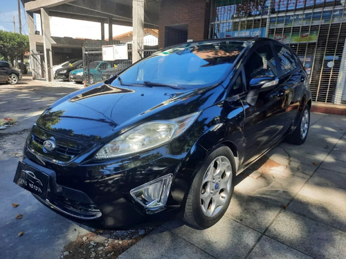 Ford Fiesta Kinetic 1.6 Titanium 2013 Financio Permuto