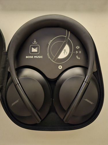 Bose Noise Cancelling Headphones 700 (nc700)