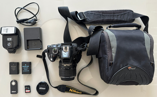 Nikon D3200 +lente 18-55mm Vr +2 Bat + Sd64g + Flash + Bolso