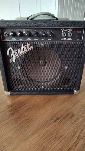 Fender Frontman 15