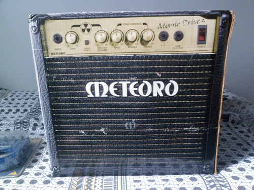 Amplificador Meteoro Atomic Drive 20 Para Guitarra De 20w