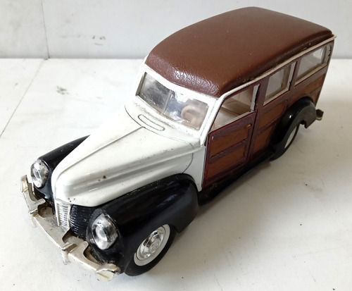 Miniatura Ford Wood Wagon 1940 1:34 = Usado 