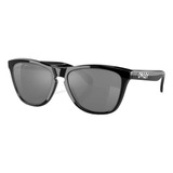 Óculos De Sol Oakley Frogskins Standard Armação De O Matter Cor Polished Black, Lente Black De Plutonite Prizm, Haste Polished Black De O Matter - Oo9013