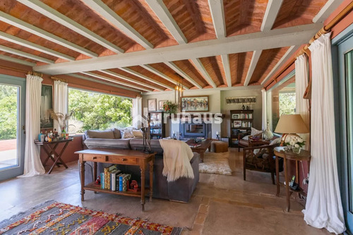 Casa En Venta En Rincon Del Indio 5 Dormitorios - Imagen 2