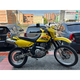 Suzuki Dr 650 Amarilla 2019