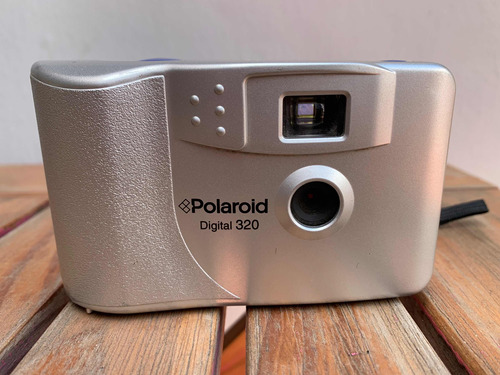 Cámara Fotográfica Polaroid Digital 320  (para Colección)