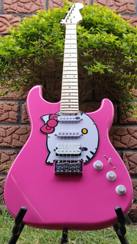 Guitarra Electrica Stratocaster  Hello Kitty Custom 
