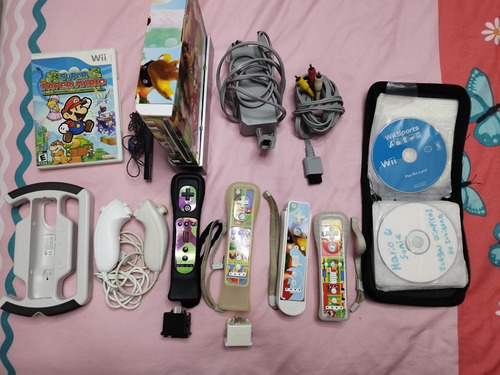 Consola Nintendo Wii 4 Controles 2 Nunchuk Y Más Accesorios