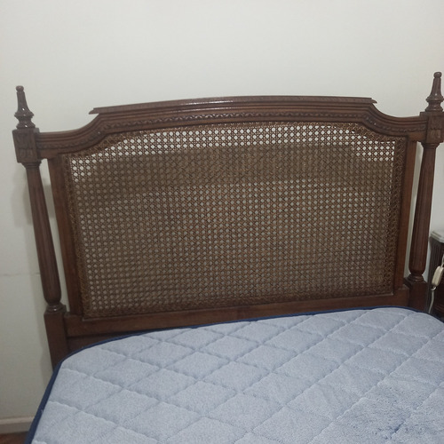 Cama De Estilo Con Esterilla. Excelente Estado. Como Nueva.