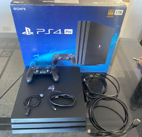 Playstation 4 Pro - 1tb + 2 Juego Físicos 