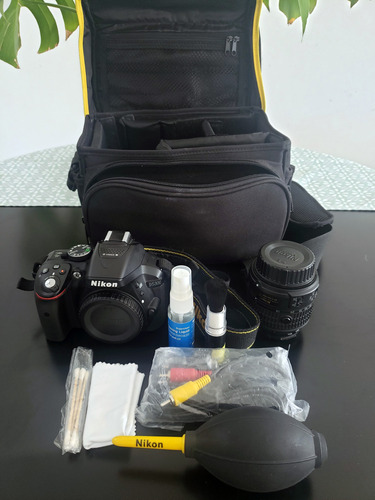 Câmera Dslr Nikon D5300 Com Lente 18-55mm / 14.103 Cliques