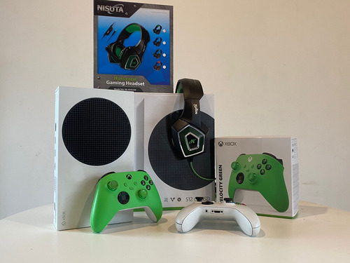 Xbox Serie S 512gb Blanco Con 2 Joystick Y Auriculares