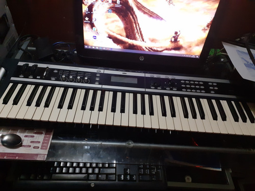 Teclado Korg X50