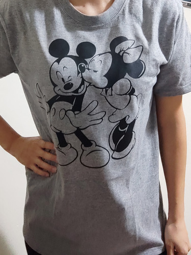 Polera Mickey Y Minnie Enamorados 