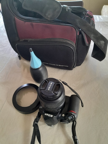 Nikon D3100 Con Lente 18/55, Bolso Y Soplete Para Limpieza.