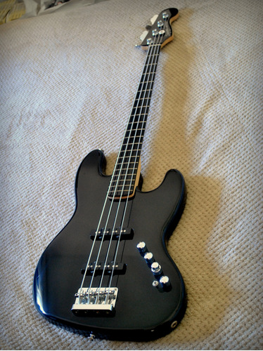 Bajo Squier Deluxe Jazz Bass Iv - Mics Dimarzio Ultra Jazz